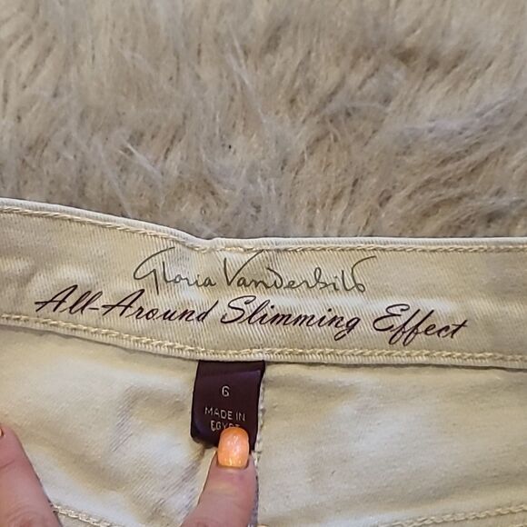 Gloria Vanderbilt all around slimming effect Amanda‎ womens tan capris size 6 - Picture 4 of 8